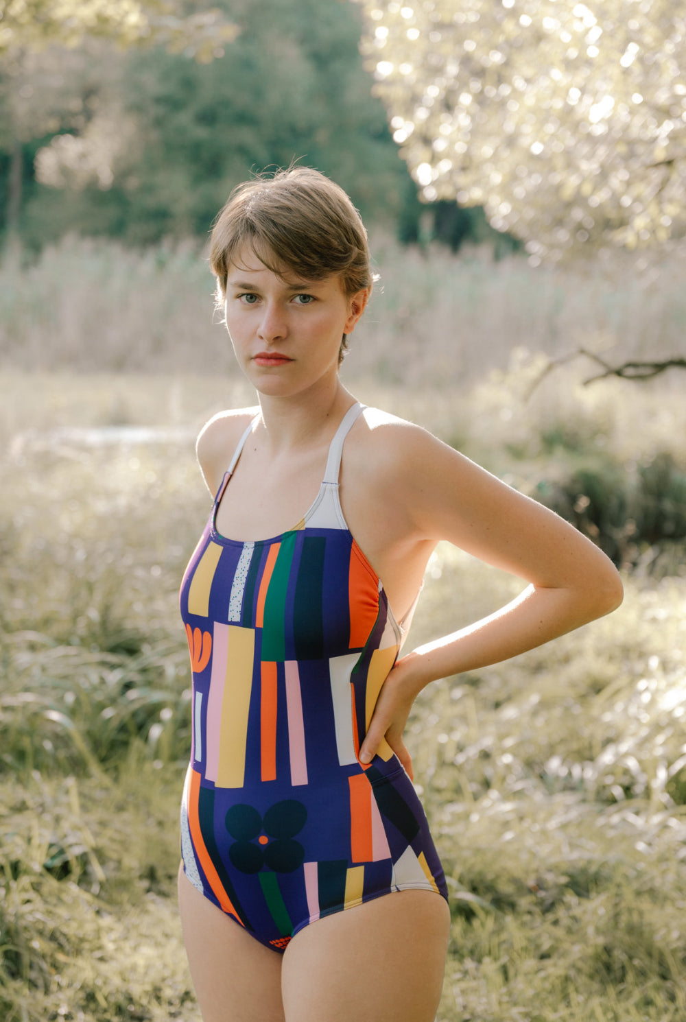 Jednodílné plavky Basic Flora s organickým motivem jsou skvělou volbou, pokud hledáte sportovní i elegantní model zároveň.