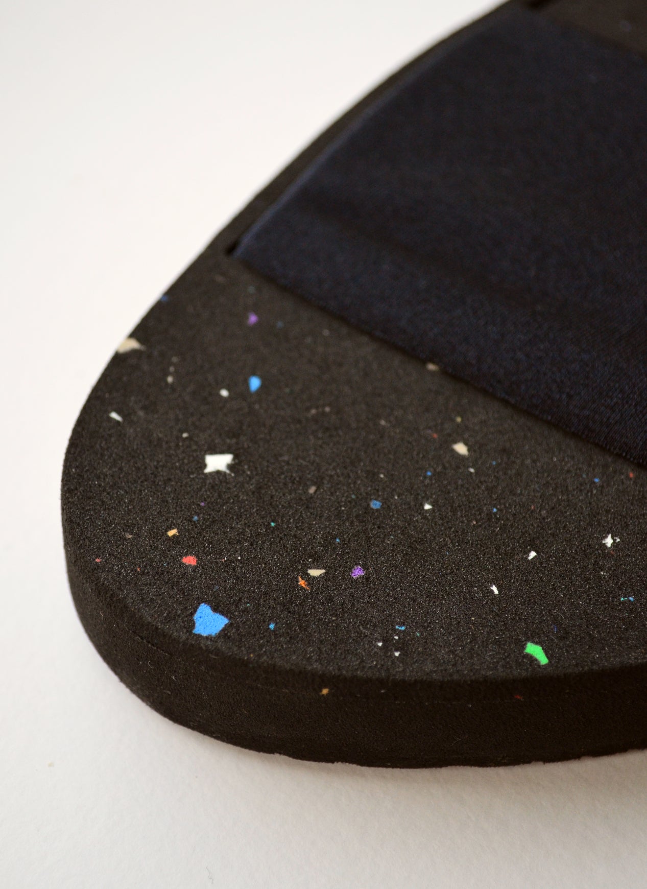 Plove Light Black one-piece sandals