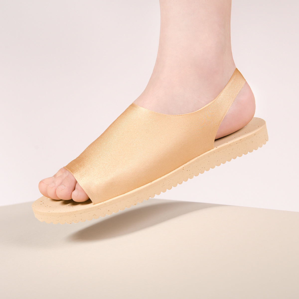 Jednodílné sandály Golden Sand